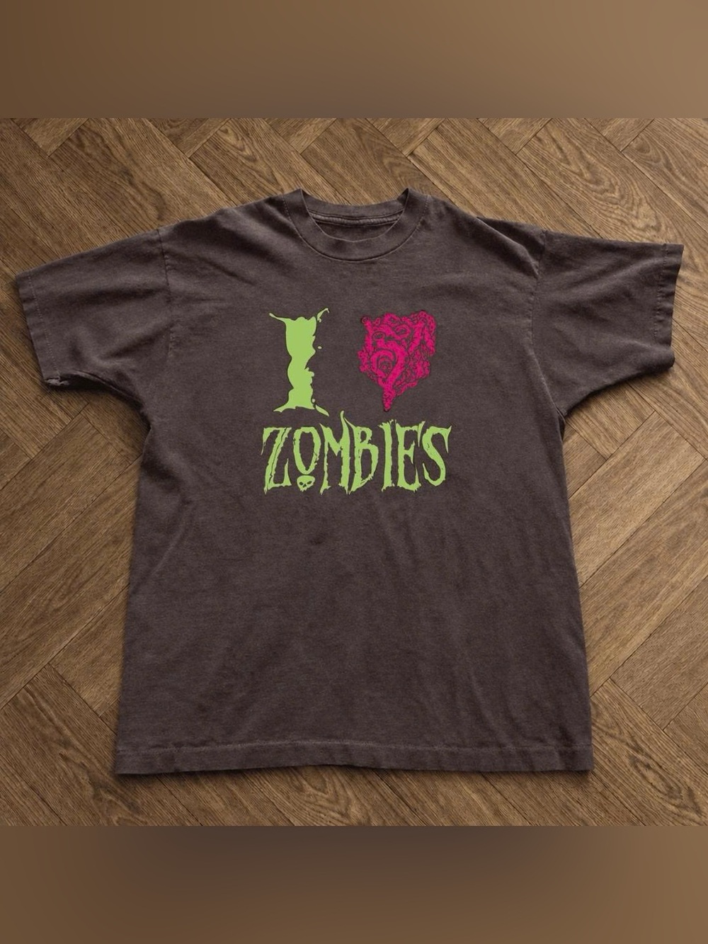 Brown 'I ♥ Zombies' Graphic Tee with Neon Green & Pink Print